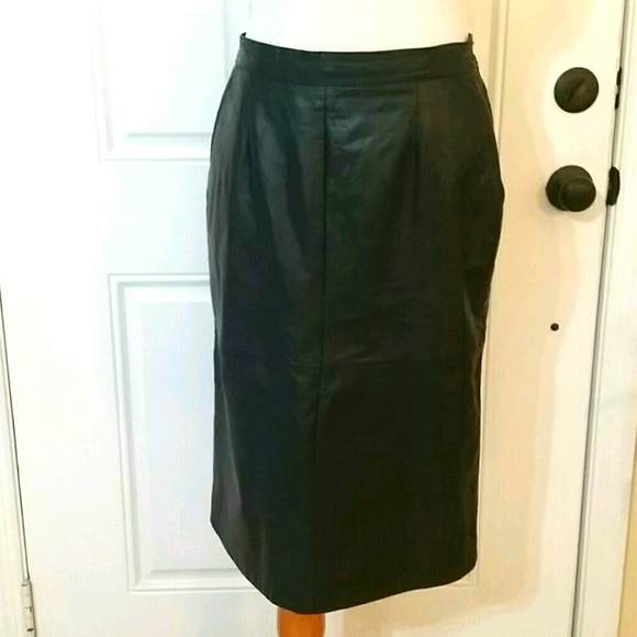 Leather skirt - Picture 1 of 16